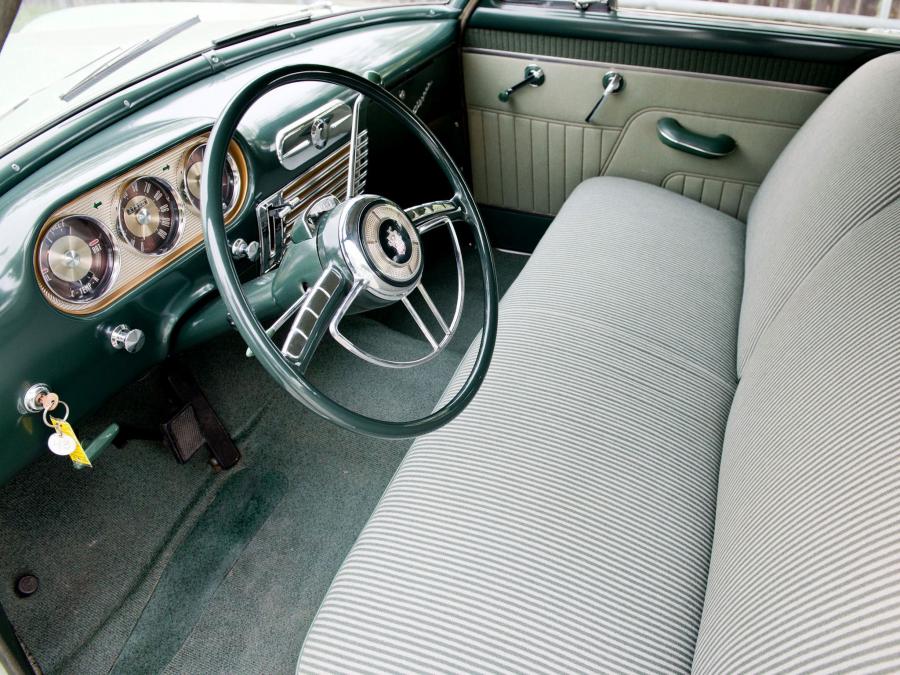  Packard Clipper Deluxe Club Sedan 1953 года  (фото 4 из 4)